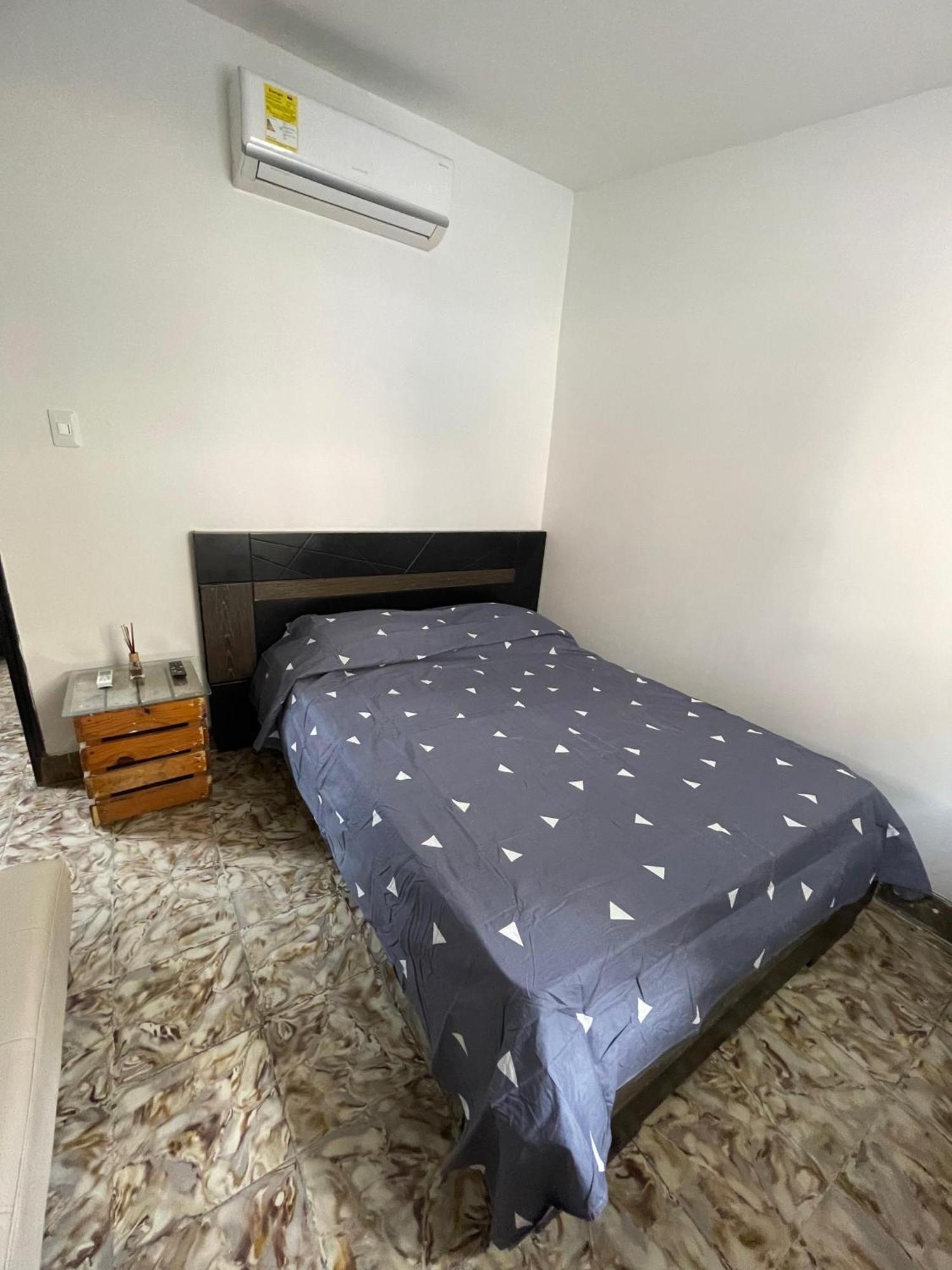 Pensión La Casa De Flor *